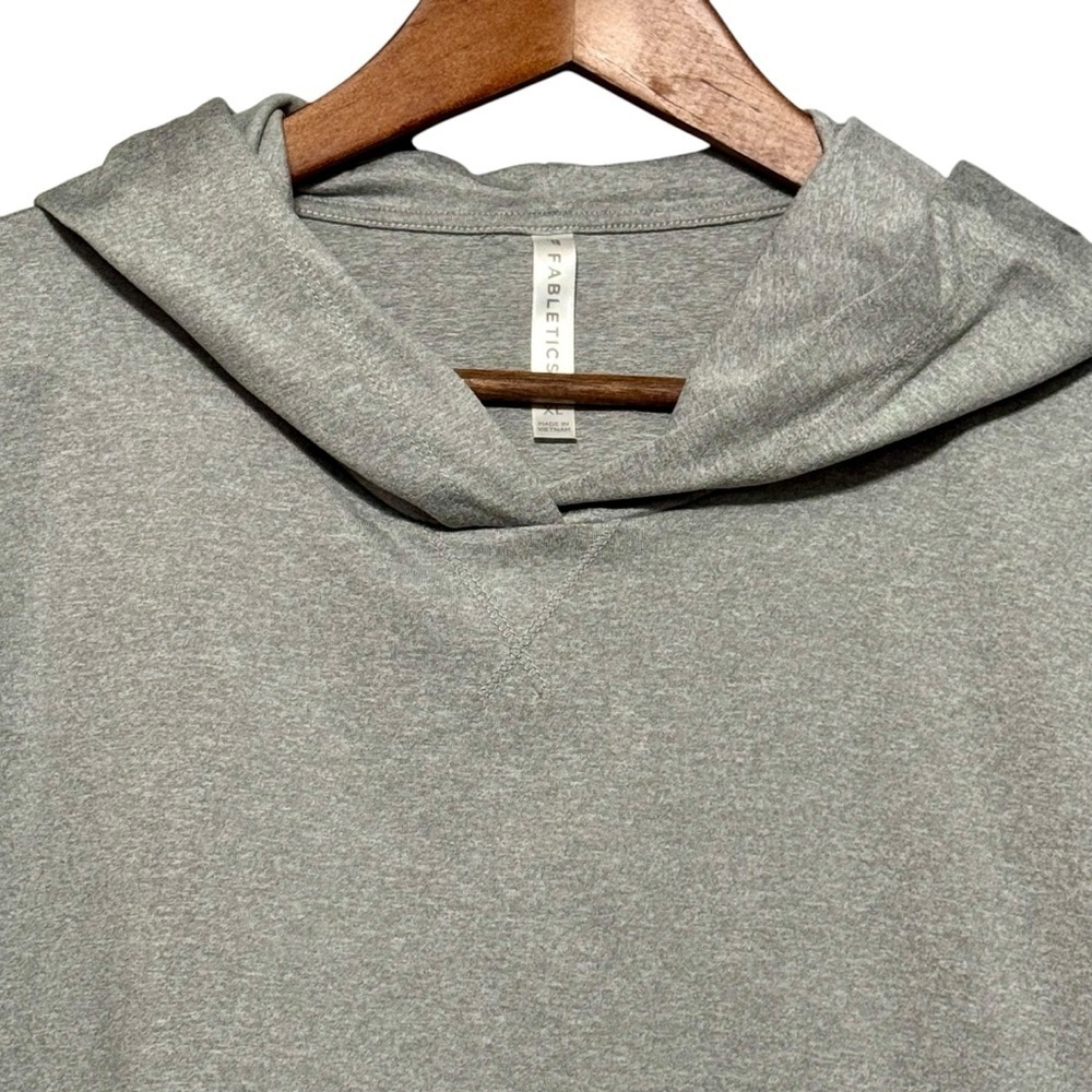 Fabletics Cloud Jersey Cropped Gray Supersoft Ath… - image 5